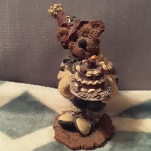 Boyd's Bears "Harrison's Birthday" figurine